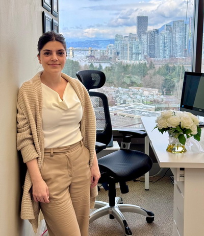 dr farnoush